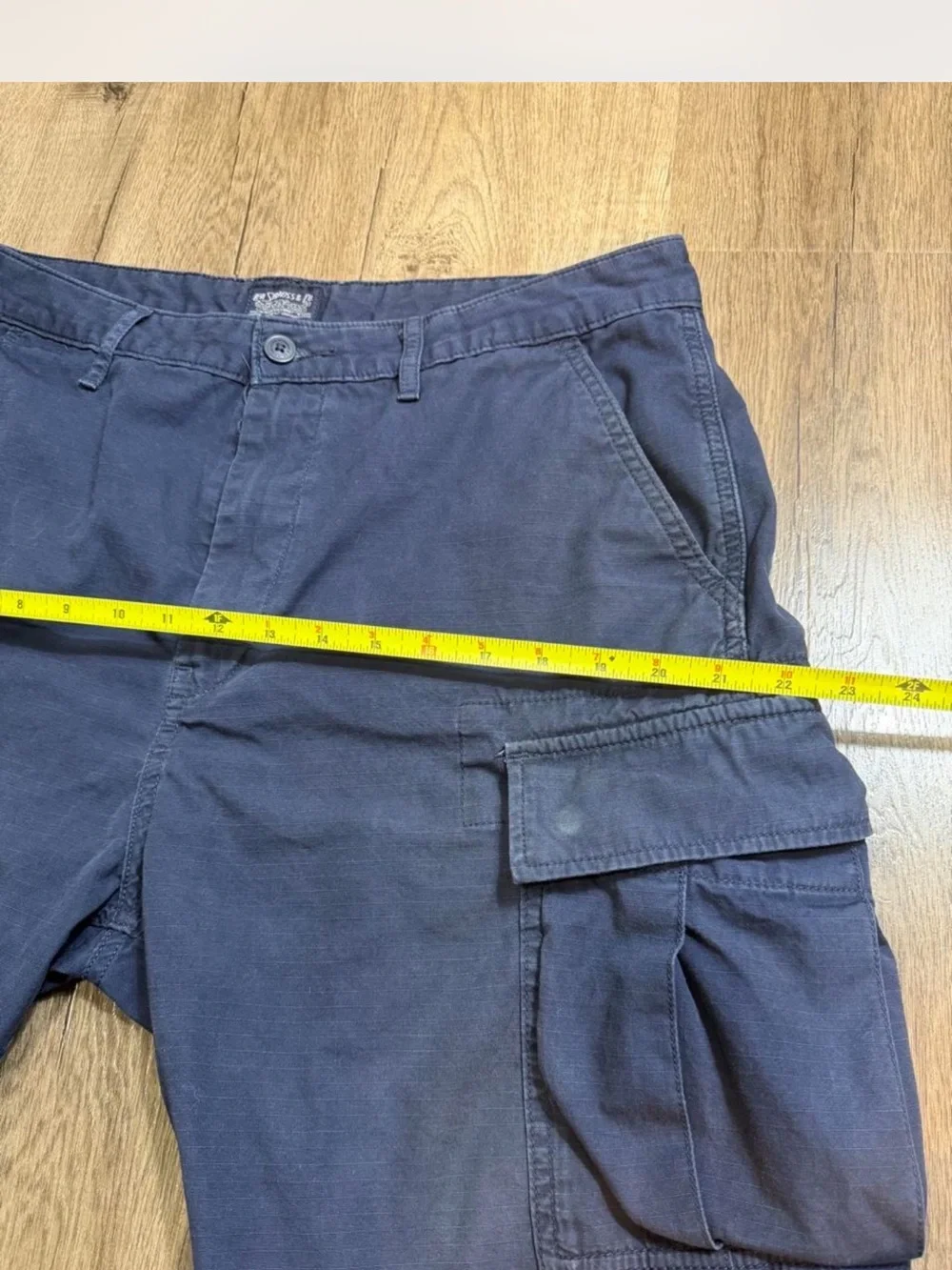 Levis sturdy cargo
